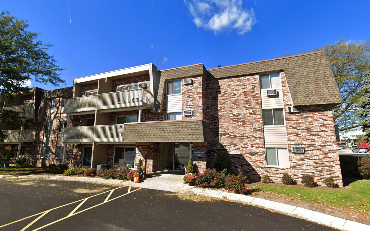 Jason Weiss Drops $25M On Buffalo Grove Apartments