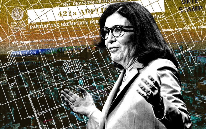 A photo illustration of Governor of New York Kathy Hochul (Getty)